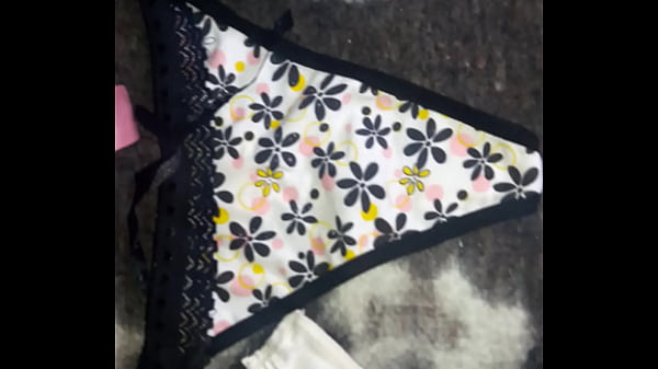 Tangas hilos de mi hermana 