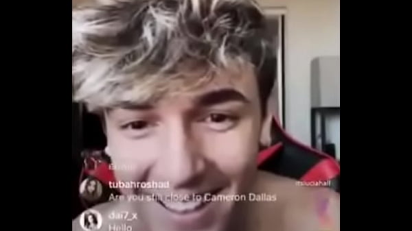 &ldquo;feet look weird as sh*t on camera&rdquo; 