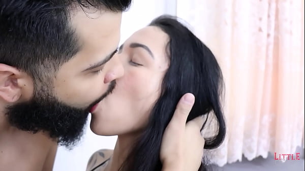 Novinha peituda e lactante se derretendo no meu pau essa gosta de gozar comigo