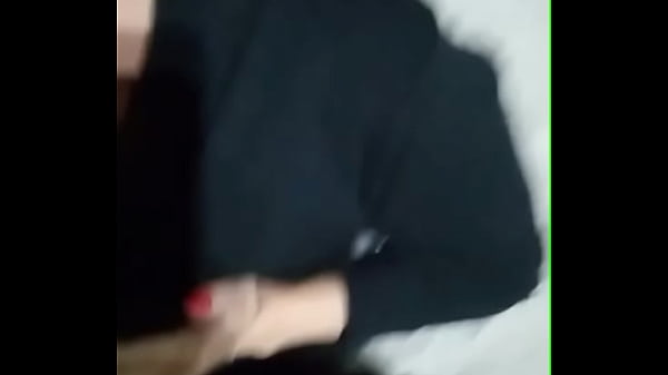 Estava caminhando pela praia de madrugada encontrei dois machos chupei os paus deles e tomei leitinho 