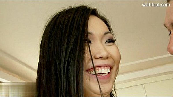 Nonton Cute Slut Face Sitting thumbnail