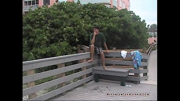 white guywith big load bangs teen