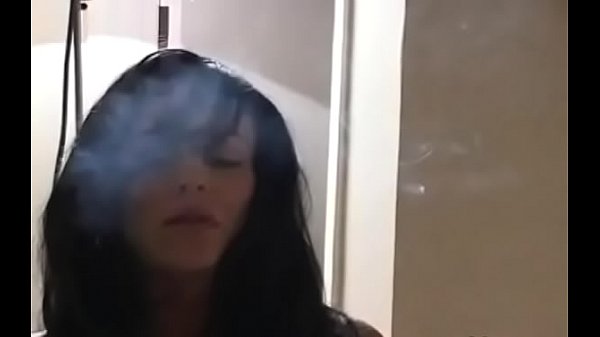Nonton Smokin' And Fascinating Her Man thumbnail