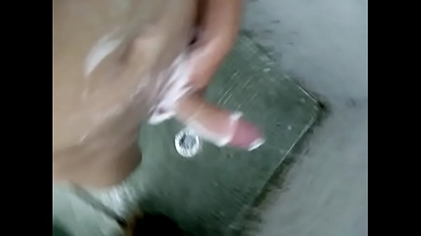 Play MP4 - Jugando en la regadera