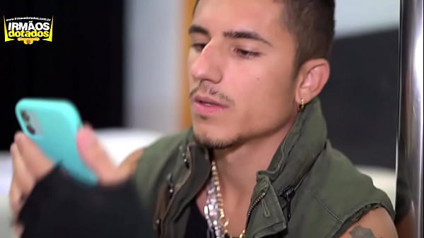 FODENDO COM NOVINHOS 