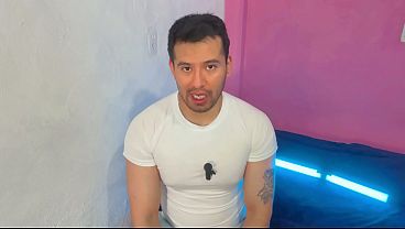 amigos alba&ntilde;iles follan en el trabajo! se meten la vergota sin condon 