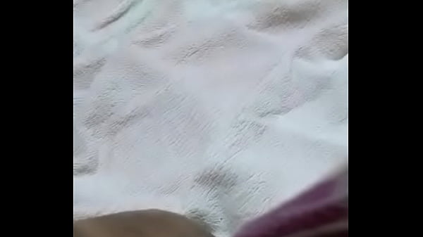 baixinha peituda e rabuda tarada batendo siririca com escovae gemendo muitono rj