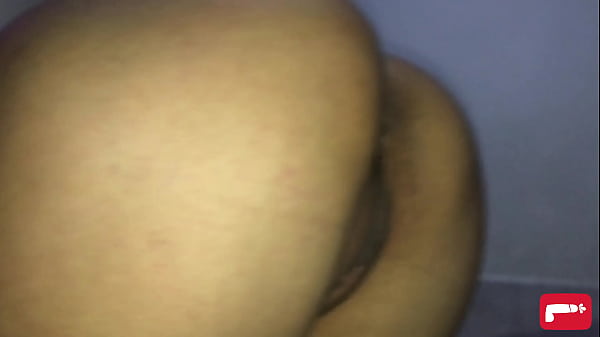 Le mastubo el pussy a violeta