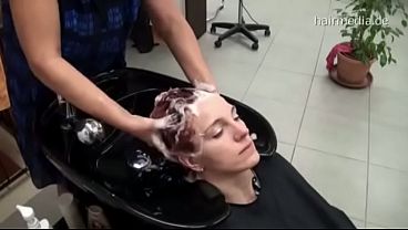 Nicole Backward Hairwash 