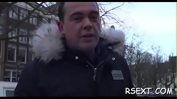 Sexy_corpulent hookergets finger fucked and_gives steamy blowjob