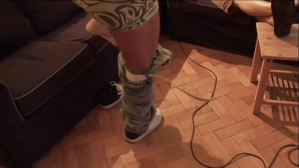 Kissing, sucking and raw fucking with twink couple 