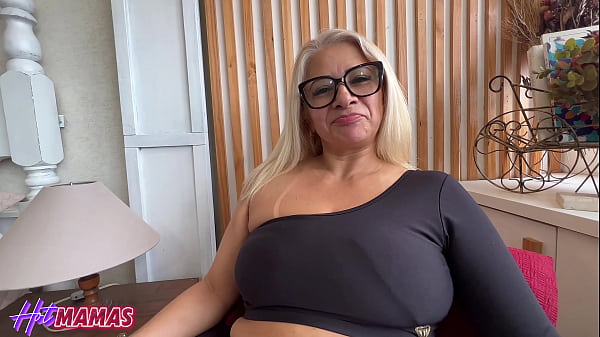 Menage A Trois Milf Loira Que Todo Mundo Gostaria De Foder thumbnail