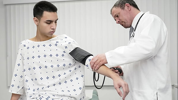 Doctor Giving the Protein Dose Into the Patient'_s Asshole - Doctorblows