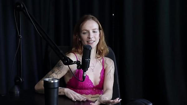 O cheirador broxa com frequ&ecirc;ncia, se estiver afim do homem se esfor&ccedil;a mais, e tem medo de morder a cabe&ccedil;a do pau - Debora Esteves (WATCH ON: SHEER/RED) 