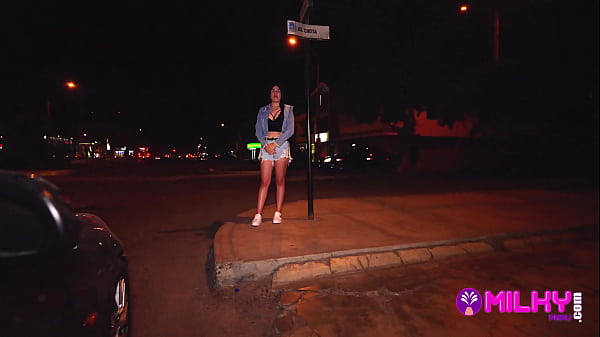 Preciosa Puta Callejera Me Ofrece Sus Servicios thumbnail