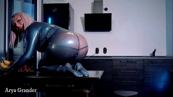 big ass MILF tease_in latex fetishdress