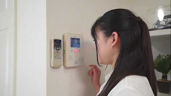 Play MP4 - 「ちょっと！早くしめて下さい！！」浴室の扉をあけたら入浴中の女の子に遭遇して無垢なカラダに勃起を抑えられず&hellip;