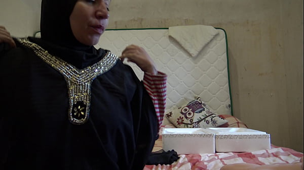 beurette alg&eacute;rienne veut coucher avec des immigr&eacute;s africains &agrave; Marseille 