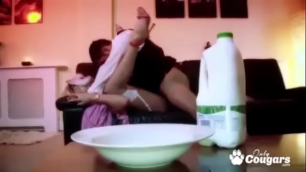 Naughty Kittycat Cindy Beht Has Her Puuuurfect Pussy Drilled 