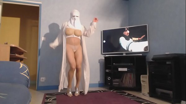 grosses mamelles de musulmane en burka