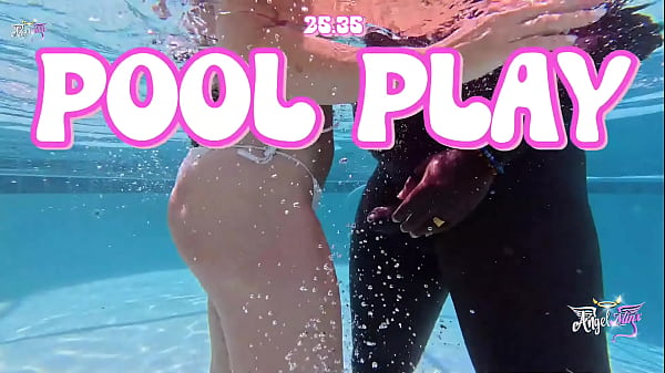 Nonton Poolside Milf Gets Way Wet thumbnail