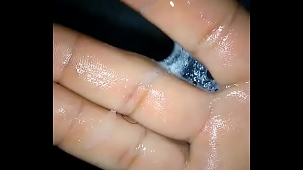 Gozando de Baixo do Chuveiro (parte3)