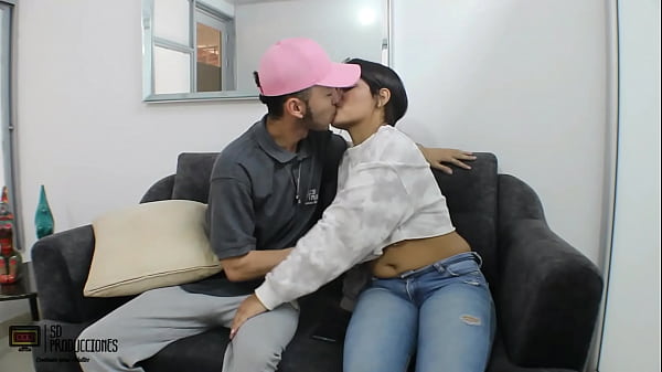 Le Follo El Co&ntilde;o A La Cachonda De Mi Hermanastra Mientras No Hay Nadie En Casa thumbnail