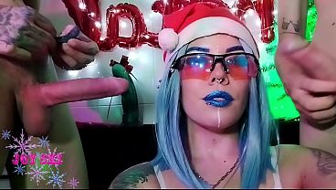 Play MP4 - BLOGUEIRA HUMILHA CORNO PUBLICANDO VIDEO COM SEUS PRIMOS DOTADOS NO NATAL