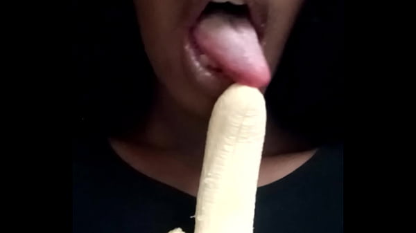 Banana Licking From Pretty Girl thumbnail
