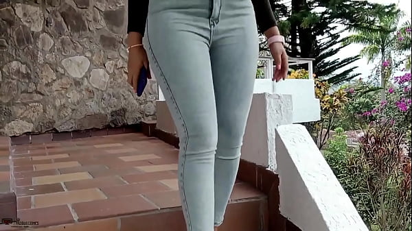 Play MP4 - La hermosa Samantha aprovecha que esta sola en casa para follar con el jardinero