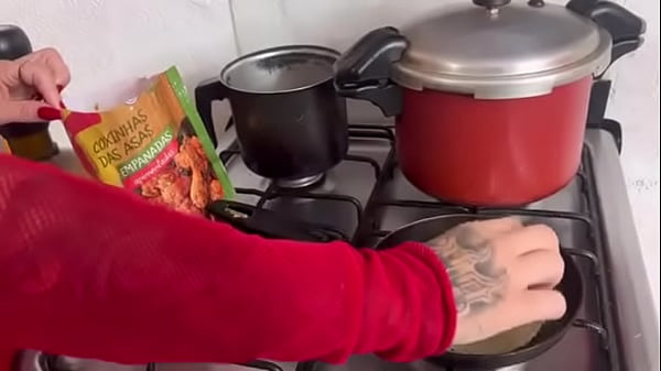 Fazendo coxinha bem soltinha 