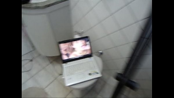 Play MP4 - punheta e gozada o banho&period;AVI