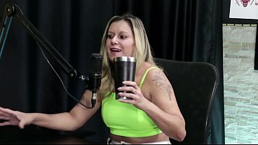 VIROU MASSAGISTA POR CAUSA DO SAL&Aacute;RIO QUE RECEBIA NO EMPREGO - LUA MASSAGISTA (MOAI TV) 