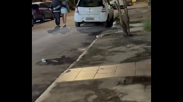 Cantadano bar_comida na moita_Belinha_não resistiu aotesão_da rua