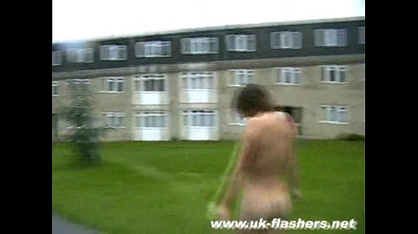 Play MP4 - Flashing amateur Minx nude in public and exhibitionist babes outdoor striptease