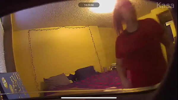 Real hidden cam caught mom fingering her_ass