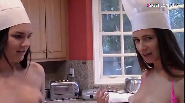 Nonton Teen Bakers Shared A Cock In The Kitchen thumbnail