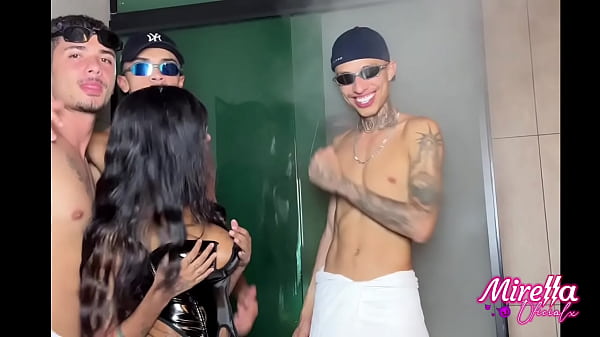 ESSA PIRANHA DEU PRA 4 ENFIARAM EM_TODOS BURACOS DELA SEM