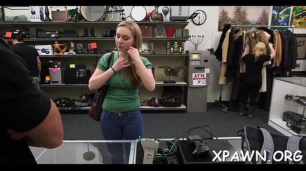 Amateur earns some cash by sucking and riding penis