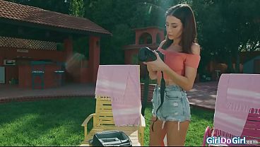 Nonton Ebony Nicole Kitt And Her Bff Lucy Lotus Enjoy Their Outdoor Photoshoot.when The Photographer Natalie Brooks Asks Them To Kiss They Go Wild thumbnail