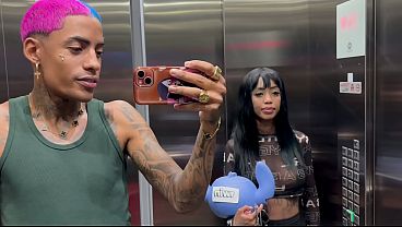 Play MP4 - Fui alugar no condom&iacute;nio um lugar pra fazer uma festa e acabei comendo uma novinha de 18 anos que tava me apresentando no local