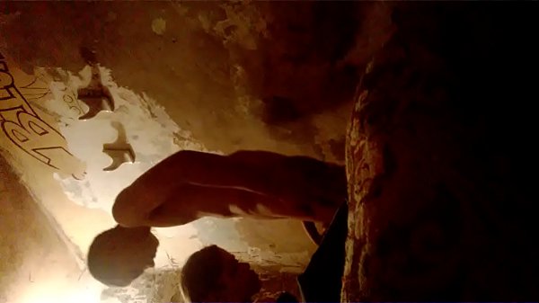 le doy  tan duro que se revienta  el condon 