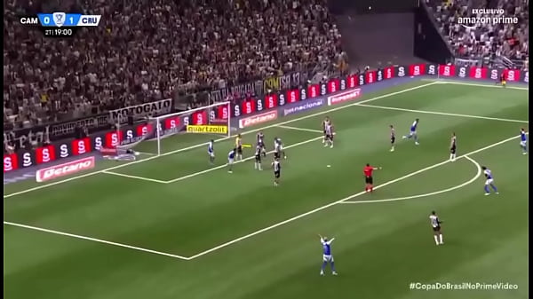 Kaio jorge macetando o galo 