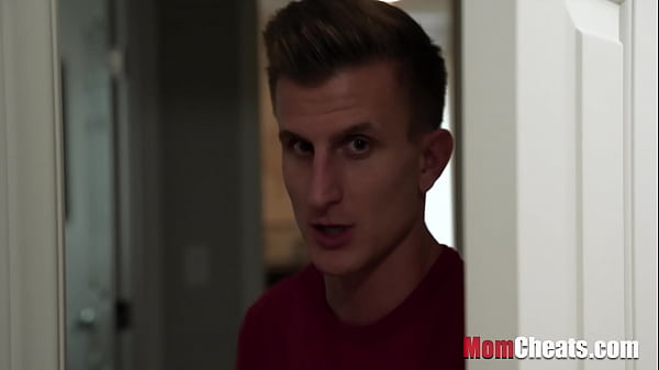 Nonton My Step Mom Wants Some Of Me! thumbnail