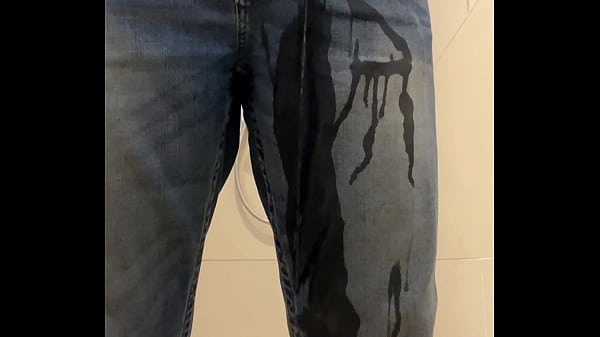Wet pants own pee