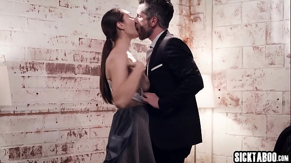 Play MP4 - Wet brunette Bella Rolland got mouth fucked so hard before she rode guys big hard cock