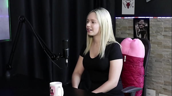 Se_identificou com_o pornôhard fez gang bang com_7 homensuma dp_e a série da Barbie transando Vivian Lola SHEERRED