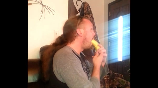 Banana deepthroat