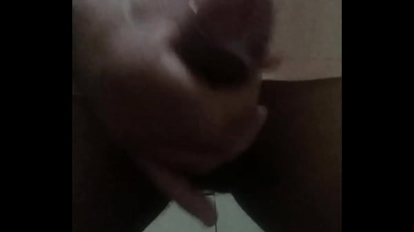 Homem_chega emcasa e_bate umasiririca