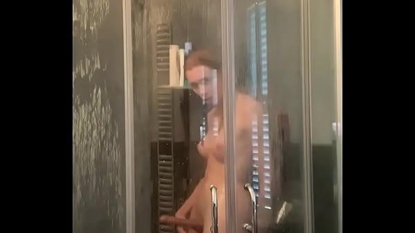 Gatinha Se Banhando thumbnail